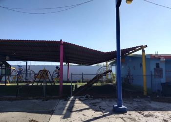 El Municipio retira de 21 escuelas, estructuras de techumbre dañadas