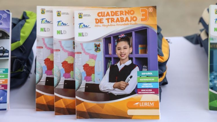 Entrega Sanmiguel libros de apoyo a Supervisión Escolar 226