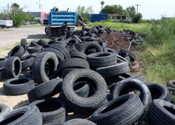 Piden no tirar llantas en un predio de colonia Mirador