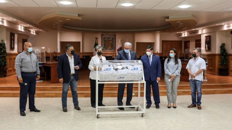 Gana profesor de Secundaria Técnica 57 el auto de rifa por ‘Día del Maestro’