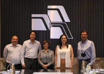 Trabajarán juntos Carmen Lilia y aduanales por competitividad de NLD