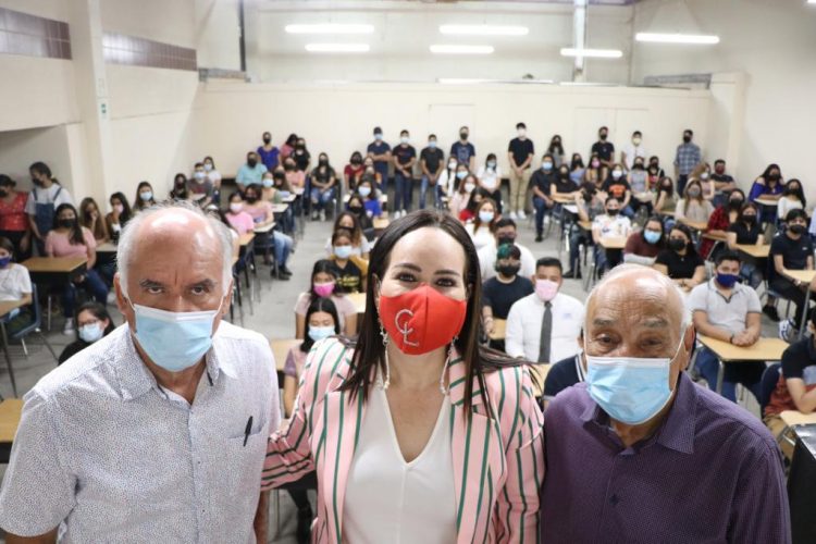 Apoyará Carmen Lilia a jóvenes a concluir estudios