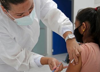 Menores con enfermedades recibirán vacuna anticovid de Pfizer: López-Gatell