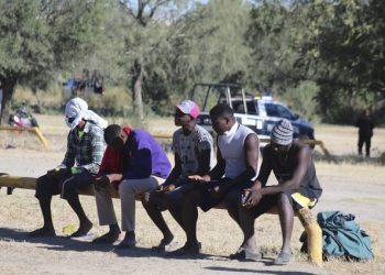 Reabrirán cruce fronterizo de Texas donde acamparon migrantes