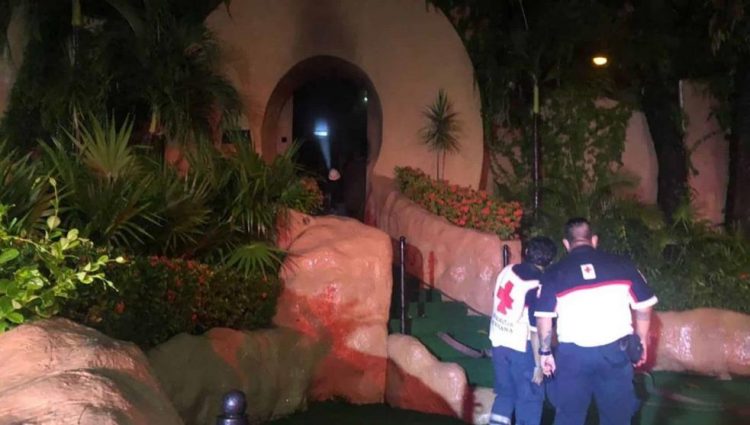 Incendio consume la icónica discoteca Baby´O en Acapulco