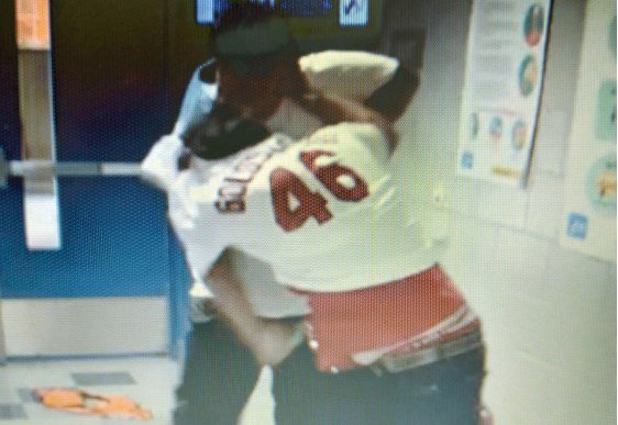 Mandan al centro juvenil alumno que atacó a navajazos a otro