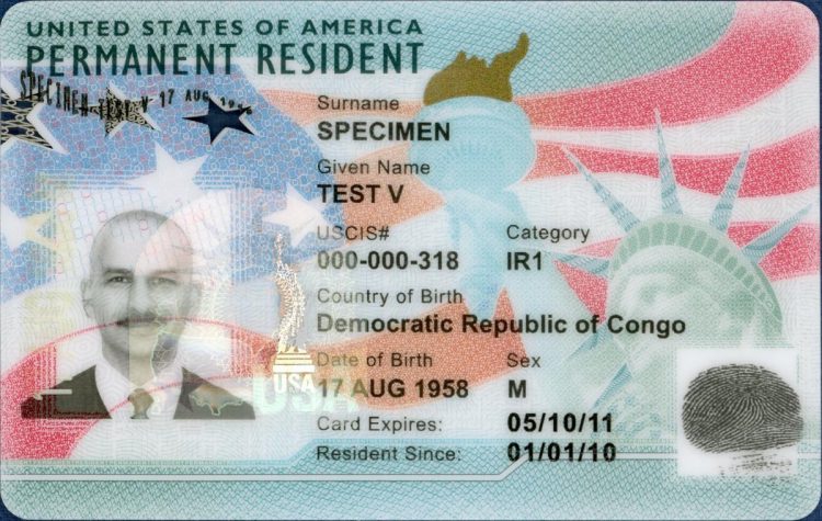 Pedirá EU vacuna para tramitar la Green Card