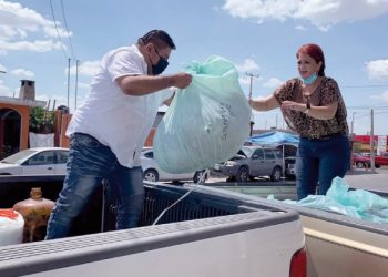 Entregan 150 kilos de tapitas a asociación civil