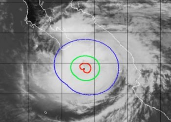 Medio millón de personas están en riesgo por huracán Olaf