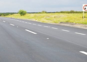 Reclaman a la SCT abandono de carreteras