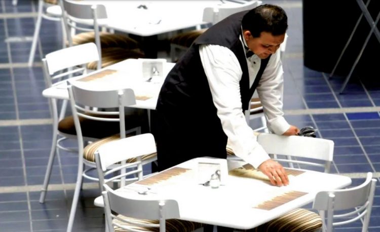 Negocios piden a sus empleados se vacunen