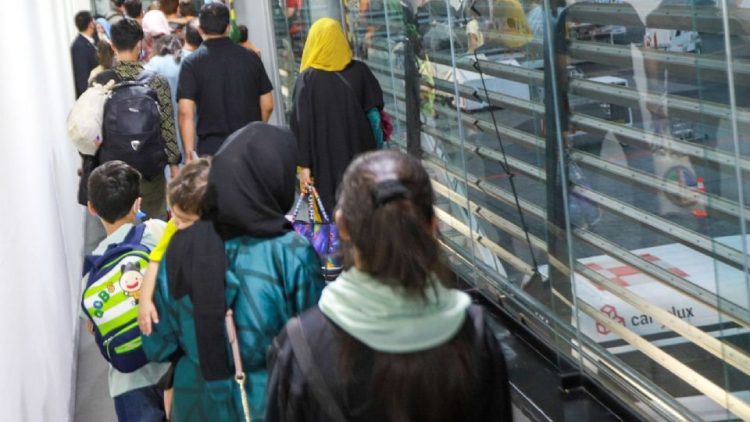 México recibe de refugiados a más afganos, entre ellos 75 niños