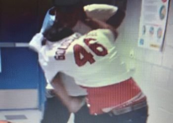 Pleito entre jóvenes estudiantes deja un herido a navajazos