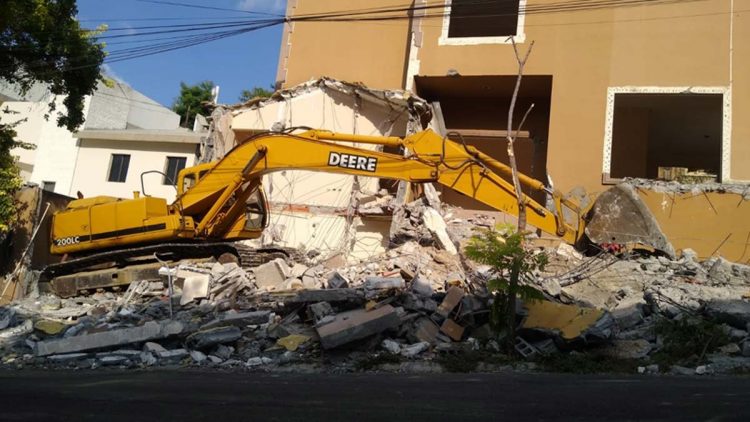 Derrumban casa donde se cometió el crimen contra los niños Peña Coss en Monterrey