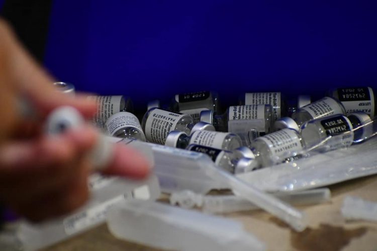 Concluye jornada de vacunación contra coronavirus