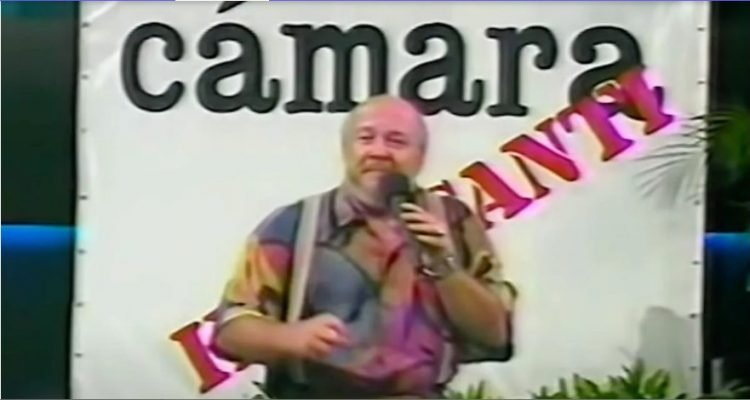 Así luce Óscar Cadena a 33 años de ‘Cámara Infraganti’ y su ‘Sopa de videos’