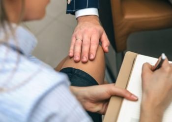 Funcionario de la Corte es suspendido por acoso sexual