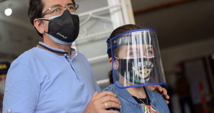 Menores mexicanos con comorbilidades recibirán vacunas de Pfizer, informa Salud