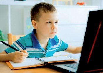 Maestros deben ser flexibles con conectividad: Crede