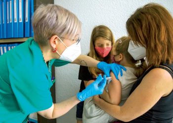 Vacunarán a niños de 5 a 11 años