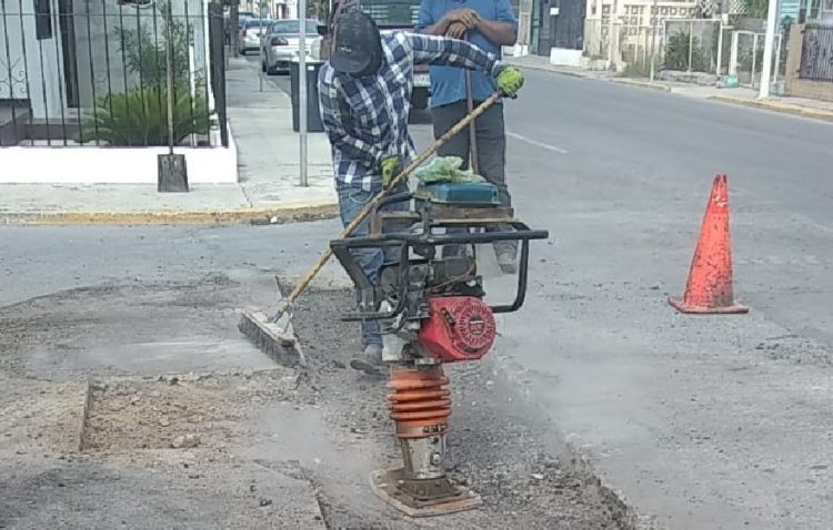 Intensifican bacheo en colonias Hipódromo, Viveros y Reservas