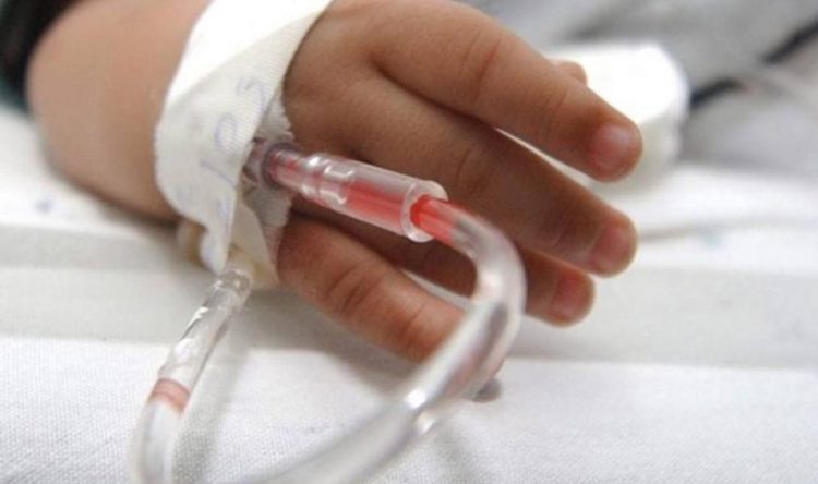 Hospitalizan a una niña de 10 años víctima de Covid