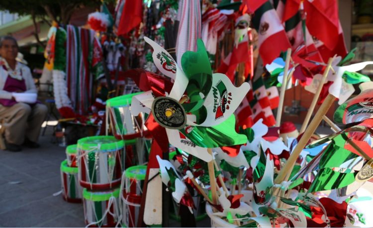 Esperan los comercios buenas ventas por mes patrio