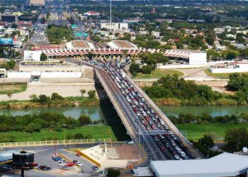 Podrían reabrir puentes en octubre: Cuéllar y Sáenz