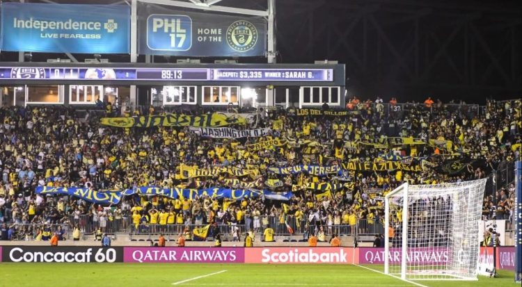 Aficionados del América, buscados por el asesinato de una persona