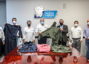 Dona Sanmiguel trajes anti Covid al IMSS