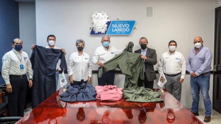 Dona Sanmiguel trajes anti Covid al IMSS