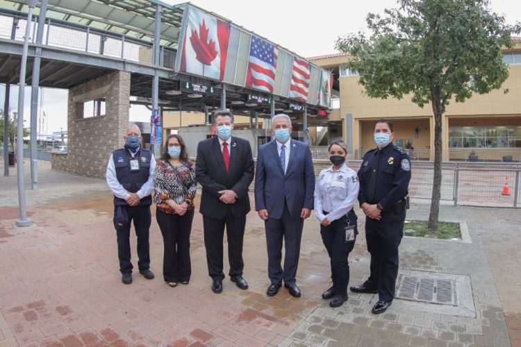 Constatan Sanmiguel y Pete Saenz agilidad del carril Sentri en Puente 1
