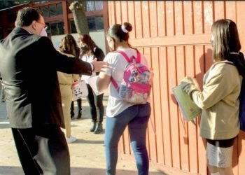 Frena covid regreso a clases