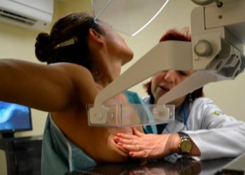 Es cáncer de mama, de las principales causas de decesos en mujeres