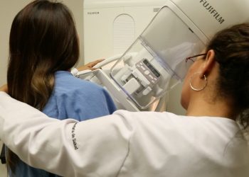 Promueven campaña de mastografías gratuitas