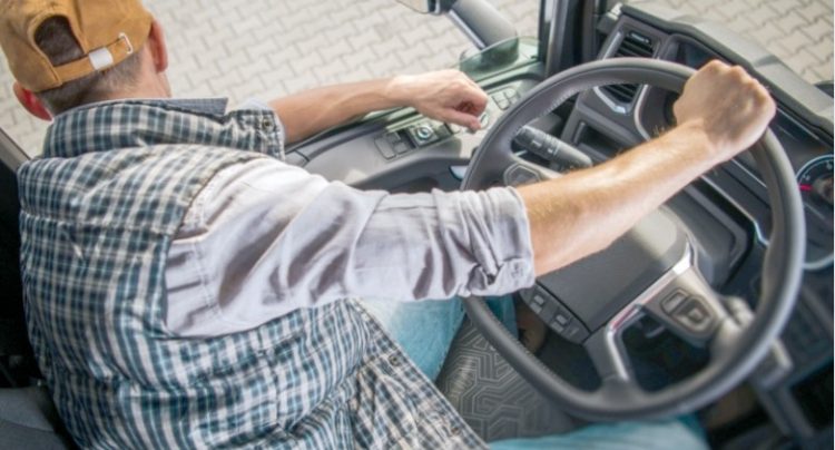 Pasa el oficio de operador de tráiler a ser el mejor pagado