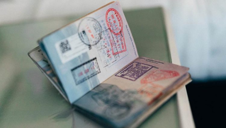 Pasaportes para personas no binarias, la nueva opción que dará EU