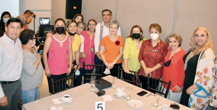 Son mujeres motor de la transformación: Américo