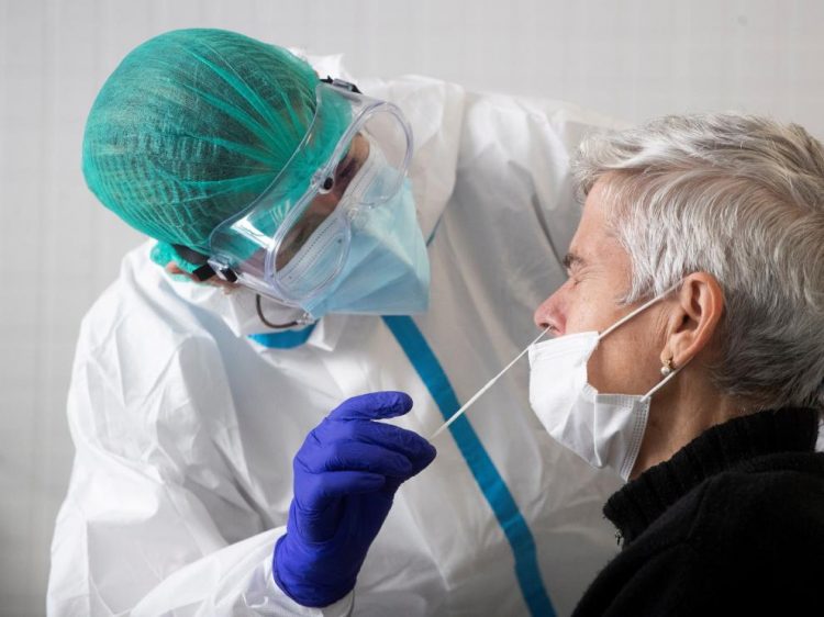 Baja demanda de pruebas PCR y rápidas para detección de COVID