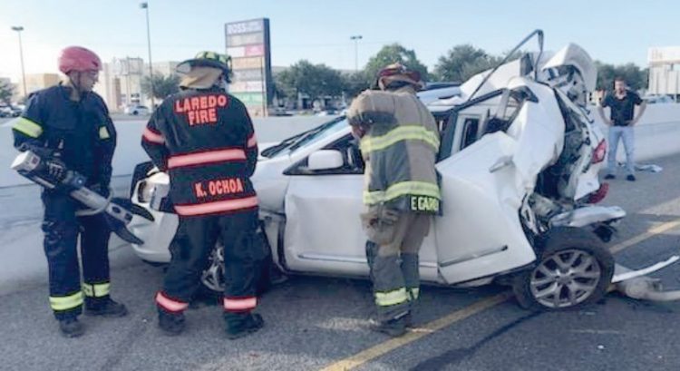 Falla mecánica provoca un brutal accidente frente al Mall