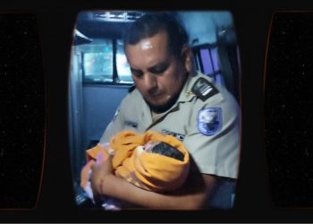 Bebé fue encontrado envuelto en una funda de basura