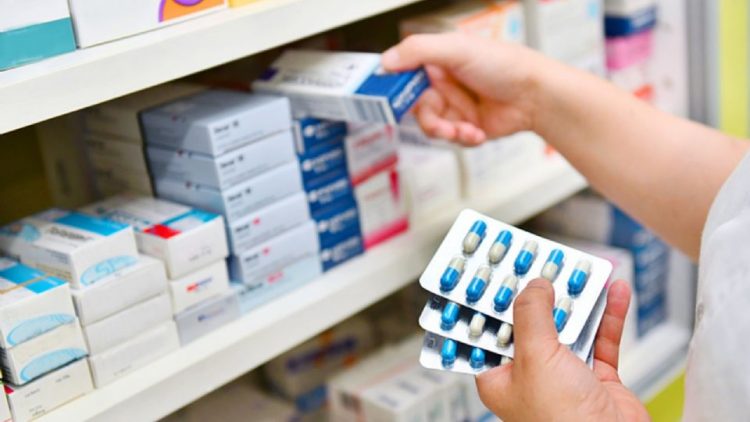 Recorte para compra de medicamentos en 2022 preocupa a especialistas