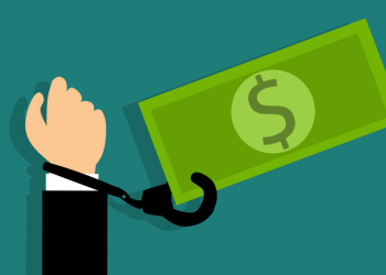 Mal servicio de salud, da pie al lucro y abuso