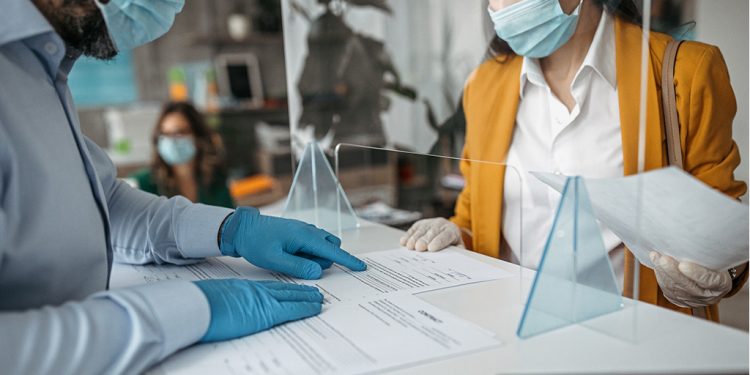 Cede pandemia después de 22 meses de combate