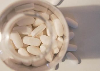 Farmacéutica dice haber producido la primera pastilla contra covid