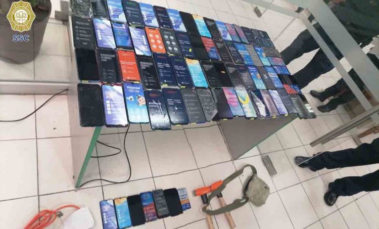 Pandilla de menores roba 71 teléfonos de tienda departamental