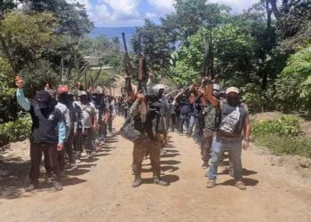 CHIAPAS SE ARMA: Nace tercer grupo “autodefensa” | VIDEO