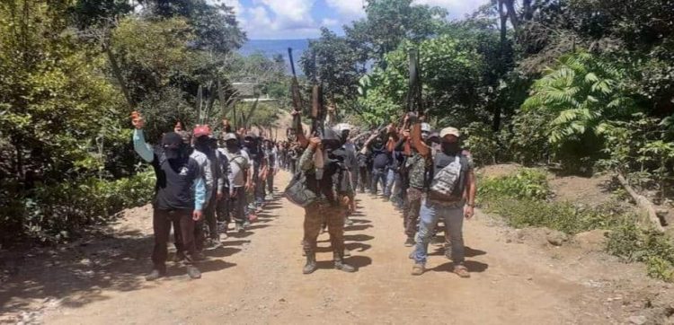 CHIAPAS SE ARMA: Nace tercer grupo “autodefensa” | VIDEO