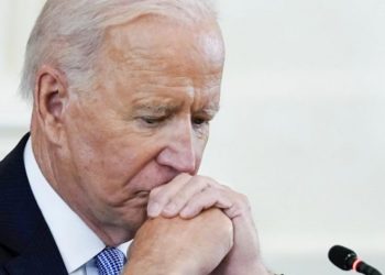 Aprobación de Biden se desploma; 49% de estadounidenses no lo avala, según encuesta