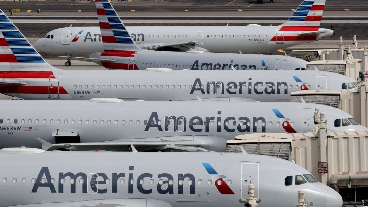 Pasajero ataca a auxiliar de vuelo de American Airlines